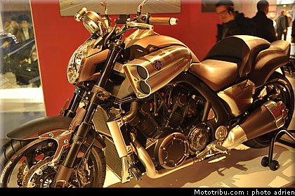 yamaha_019_salon_de_la_moto_paris_2011.jpg