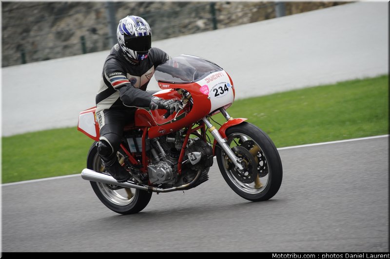 bikers_classics_moto_spa_francorchamps_2011_153