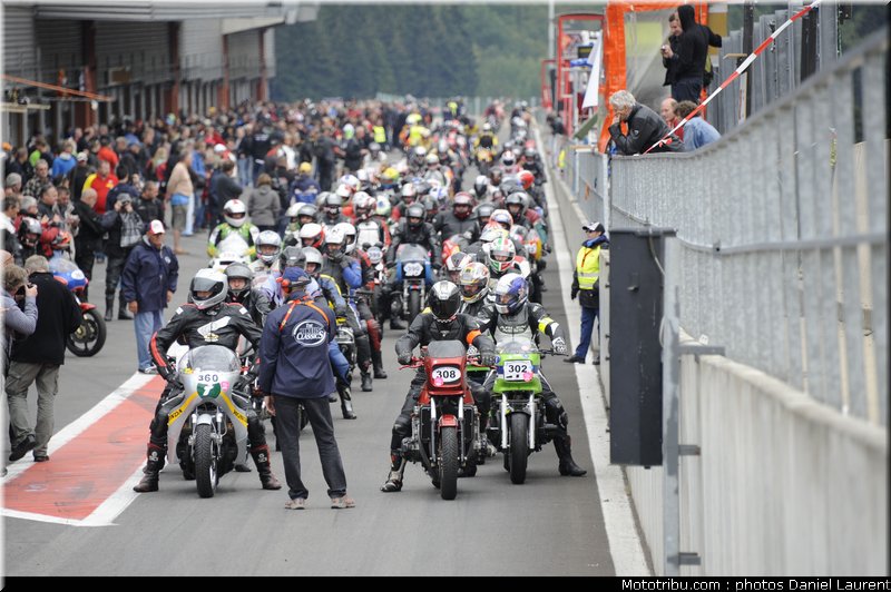 bikers_classics_paddock_spa_francorchamps_2011_004