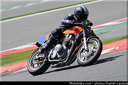 bikers_classics_moto_spa_francorchamps_2011_061.JPG