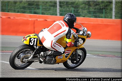 bikers_classics_moto_spa_francorchamps_2011_187.JPG