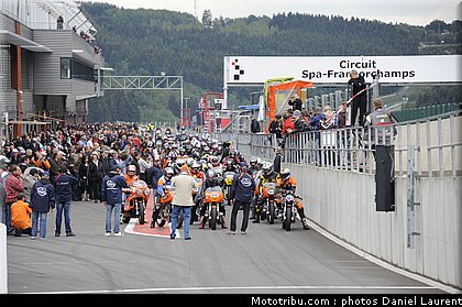 bikers_classics_paddock_spa_francorchamps_2011_003.JPG