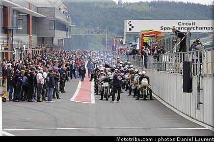 bikers_classics_paddock_spa_francorchamps_2011_006.JPG