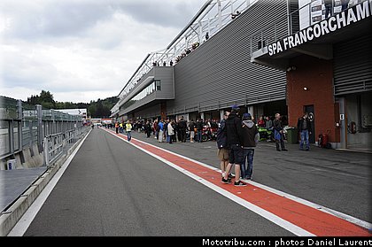 bikers_classics_paddock_spa_francorchamps_2011_011.JPG