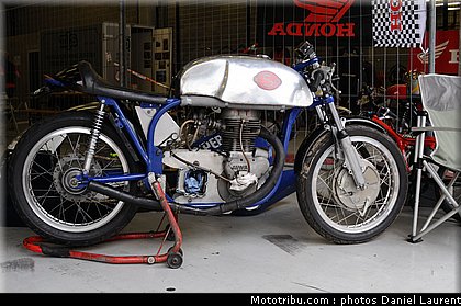 bikers_classics_paddock_spa_francorchamps_2011_018.JPG