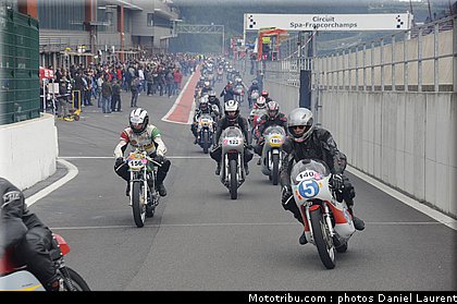 bikers_classics_paddock_spa_francorchamps_2011_030.JPG