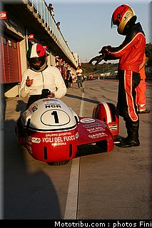 side_car_074_200_miglia_imola_revival_2011.jpg