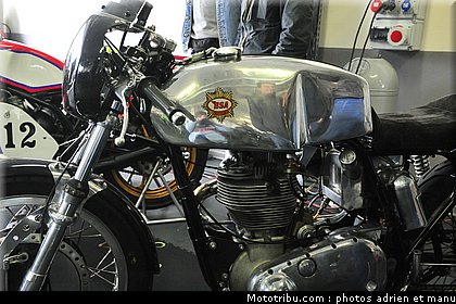 sunday_ride_classic_paddock_adrien_060_2010.JPG