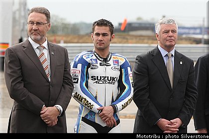 inauguration_leon_haslam_2.jpg