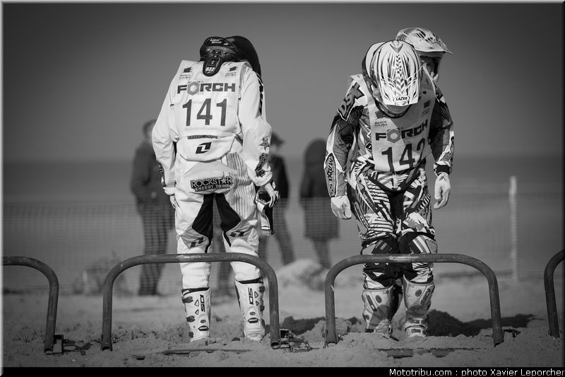 chatelain_jaz_001_beach_cross_berck_sur_mer_2011