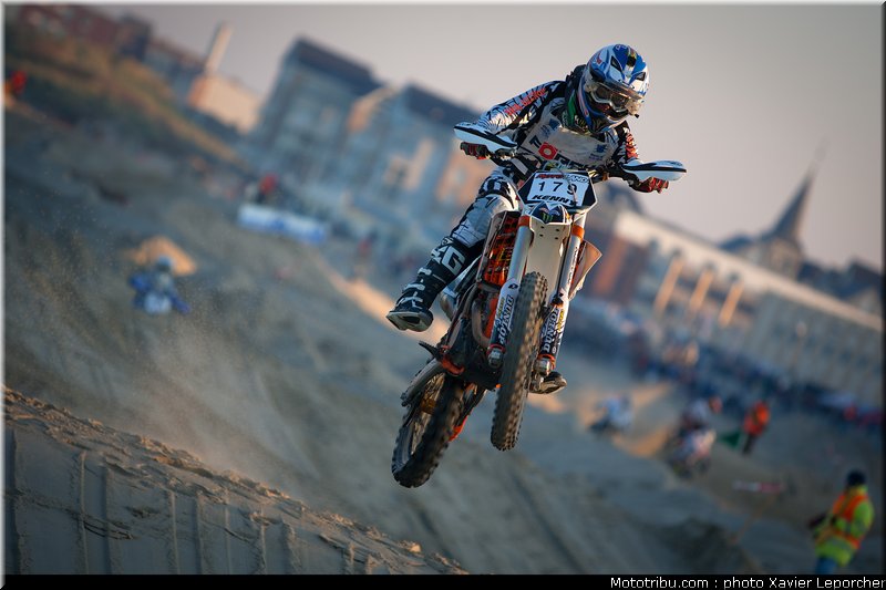 gressier_001_beach_cross_berck_sur_mer_2011