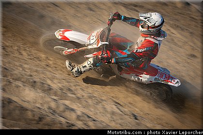 blanchard_002_beach_cross_berck_sur_mer_2011.jpg