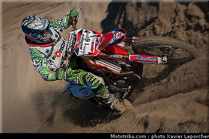 claus_001_beach_cross_berck_sur_mer_2011.jpg