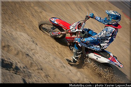 demester_004_beach_cross_berck_sur_mer_2011.jpg