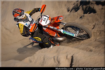 depret_001_beach_cross_berck_sur_mer_2011.jpg