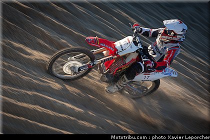 gembala_001_beach_cross_berck_sur_mer_2011.jpg
