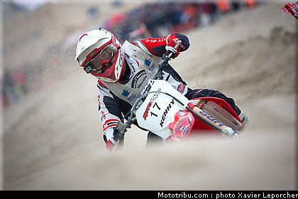 gembala_002_beach_cross_berck_sur_mer_2011.jpg