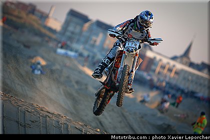 gressier_001_beach_cross_berck_sur_mer_2011.jpg