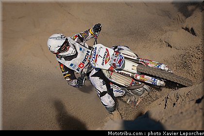 maurez_001_beach_cross_berck_sur_mer_2011.jpg