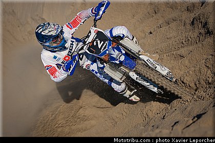 mousse_002_beach_cross_berck_sur_mer_2011.jpg