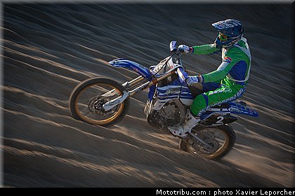 mousse_004_beach_cross_berck_sur_mer_2011.jpg