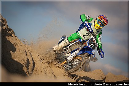 mousse_008_beach_cross_berck_sur_mer_2011.jpg
