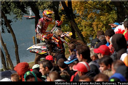 roczen_016_motocross_des_nations_st_jean_dangely_2011.jpg