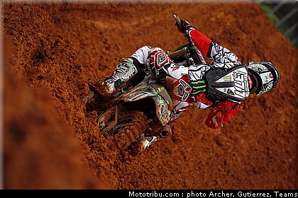 pourcel_c_004_motocross_2012_bresil_beto_carrero.jpg