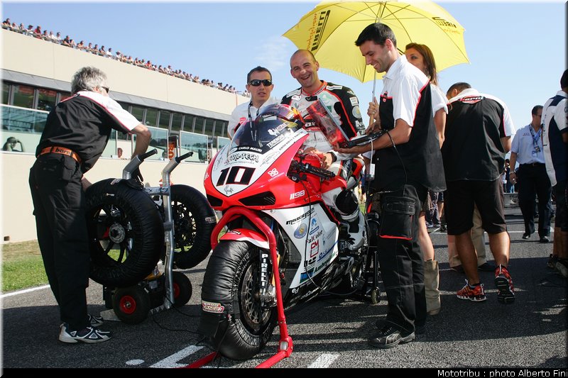 Lorenzo-Mauri_4gara_Superbike