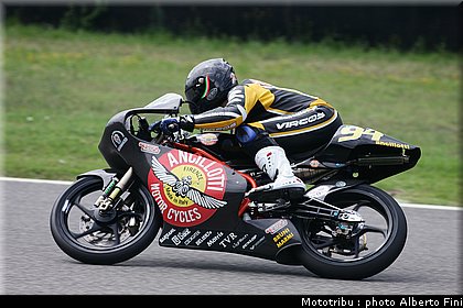 Il_ritorno_di_un_marchio_del_passato_ANCILLOTTI_in_pista_nella_125GP.JPG