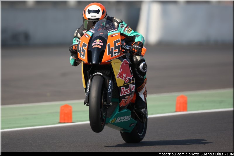 superbike_bauer_17_idm_2011_lausitz