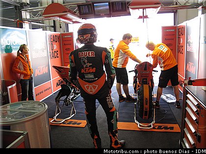 superbike_bauer_24_idm_2011_lausitz.jpg