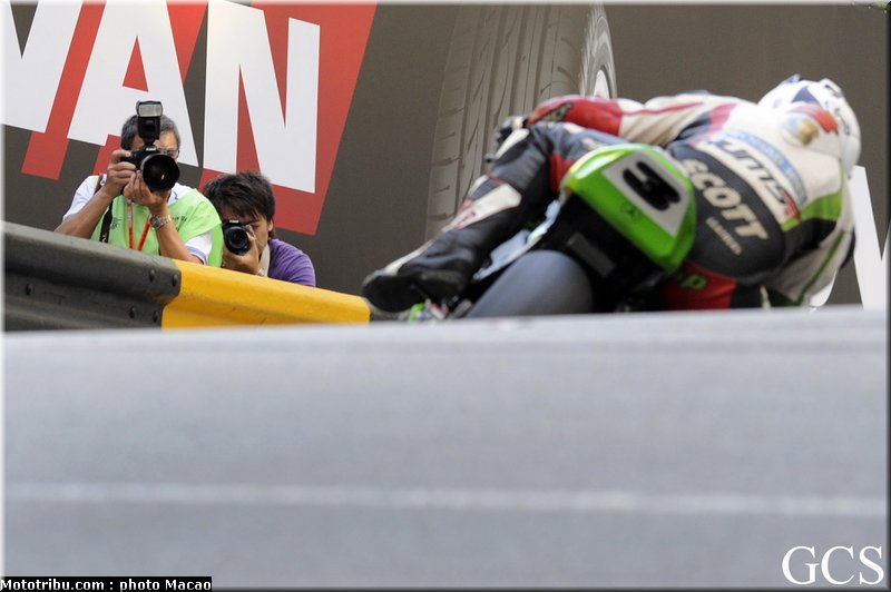 dunlop_m_003_macao_2011