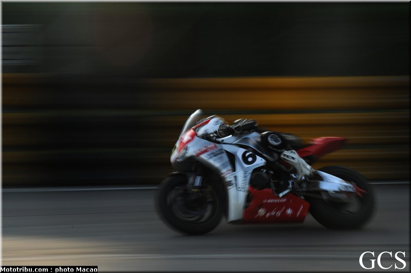 dunlop_w_003_macao_2011