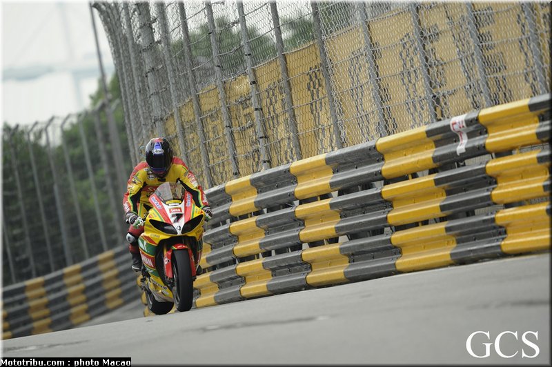 hutchinson_003_macao_2011
