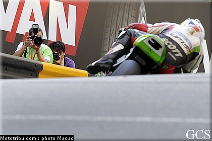 dunlop_m_003_macao_2011.jpg