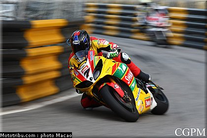 hutchinson_007_macao_2011.jpg