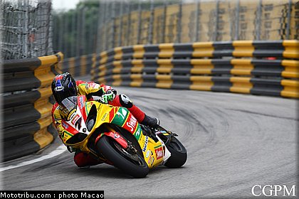 hutchinson_011_macao_2011.jpg