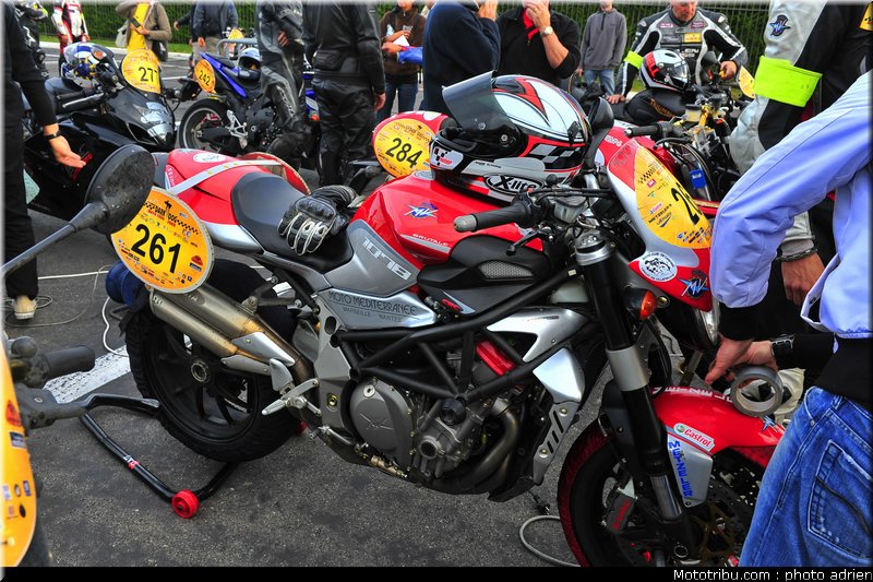 moto_tour_2009_paul_ricard_parking_0038