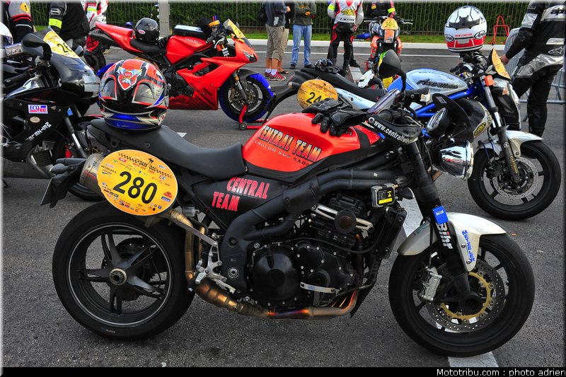 moto_tour_2009_paul_ricard_parking_0041
