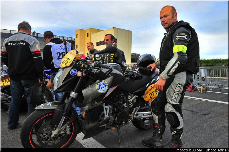 moto_tour_2009_paul_ricard_parking_0058