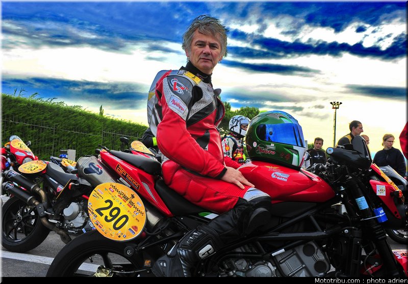 moto_tour_2009_paul_ricard_parking_0068