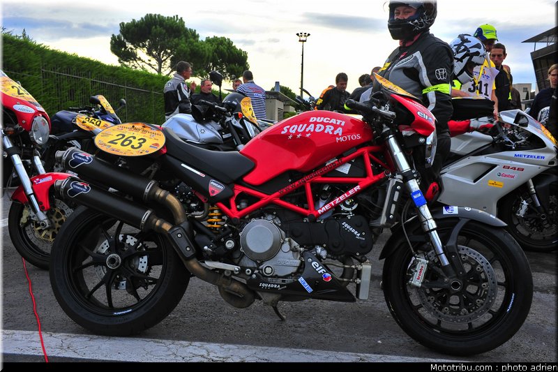 moto_tour_2009_paul_ricard_parking_0069