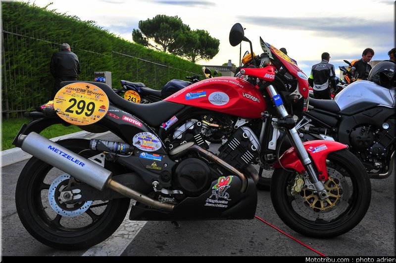 moto_tour_2009_paul_ricard_parking_0070