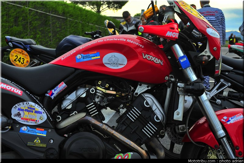 moto_tour_2009_paul_ricard_parking_0071