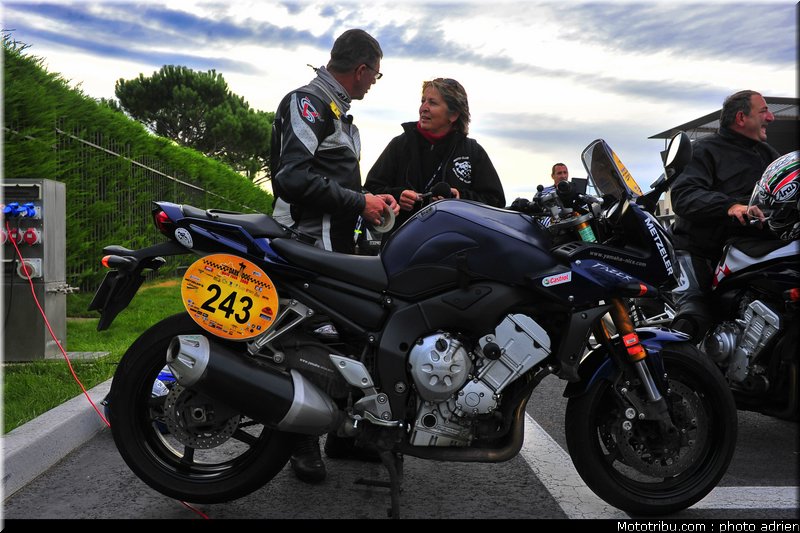 moto_tour_2009_paul_ricard_parking_0072