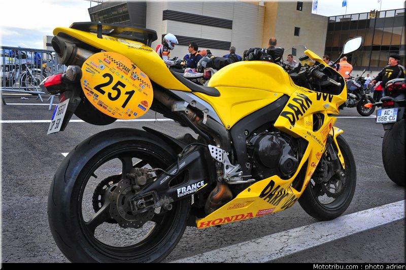 moto_tour_2009_paul_ricard_parking_0074