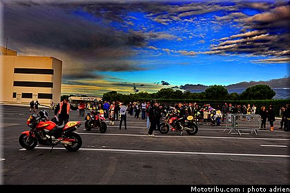 moto_tour_2009_paul_ricard_parking_0028.JPG