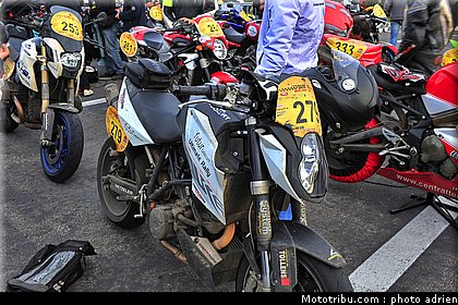 moto_tour_2009_paul_ricard_parking_0033.JPG