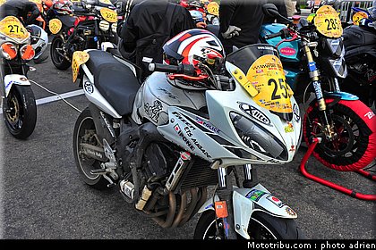 moto_tour_2009_paul_ricard_parking_0039.JPG